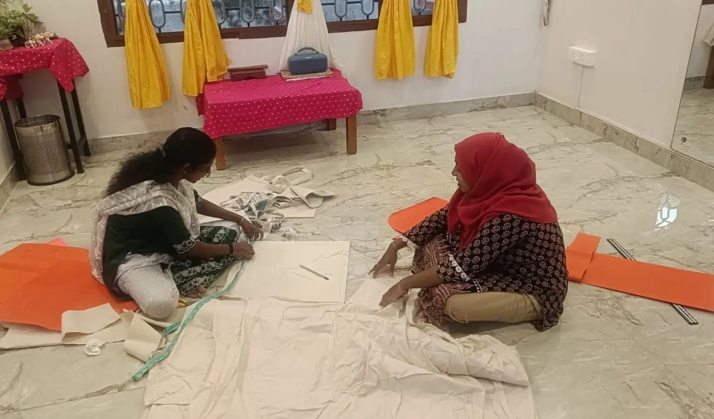 Cutting techniques rehearsed before the next batch